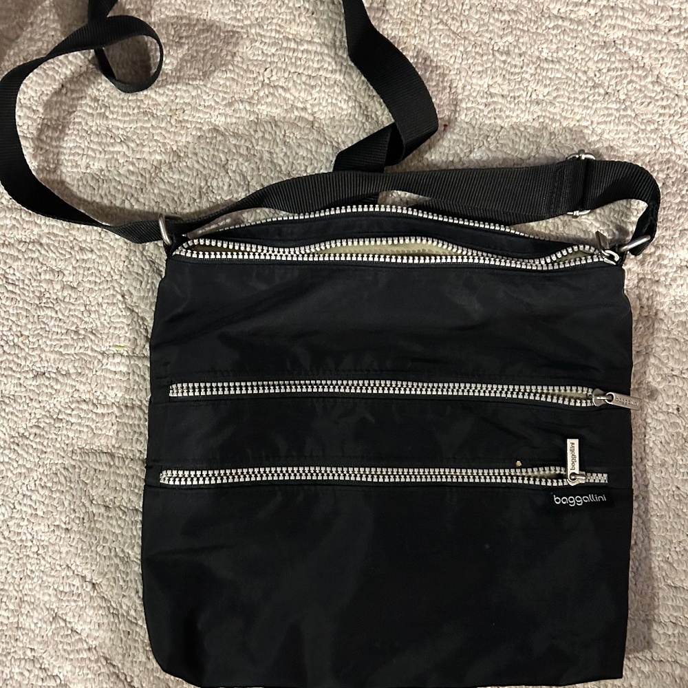Black Baggallini bag